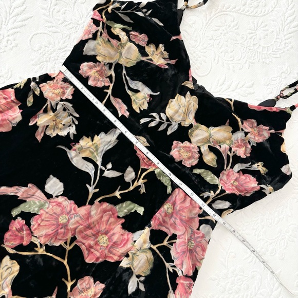 NWOT Lulus Alluring Blooms Black Floral Burnout Velvet Maxi Dress Large - Picture 7 of 7
